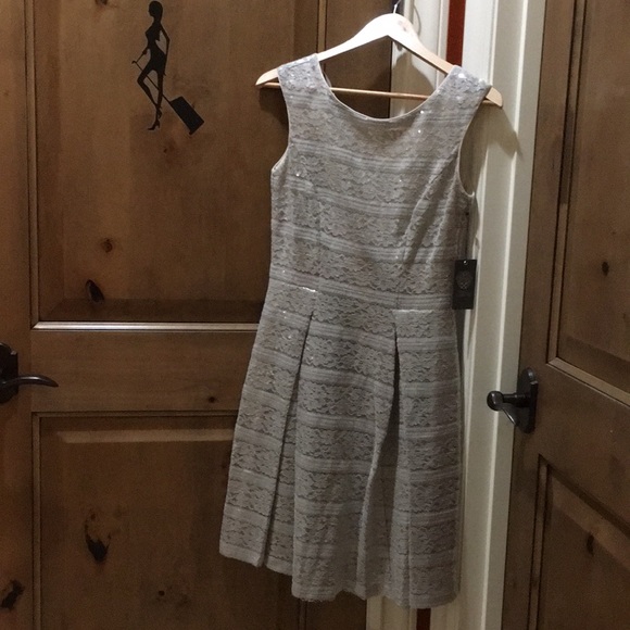 Vince Camuto lace sequins dress - Picture 2 of 6